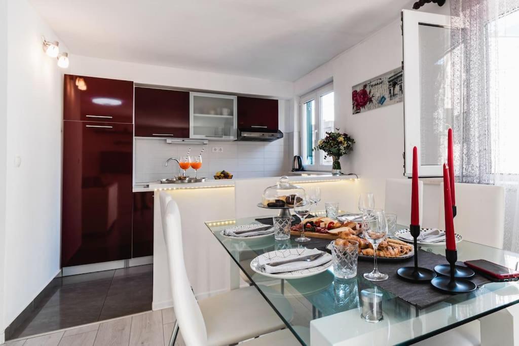 Holiday Home Marina-Renovated House In City Center Rogoznica  Exterior foto